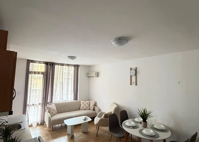 Apartment For Guests In Complex Siana *